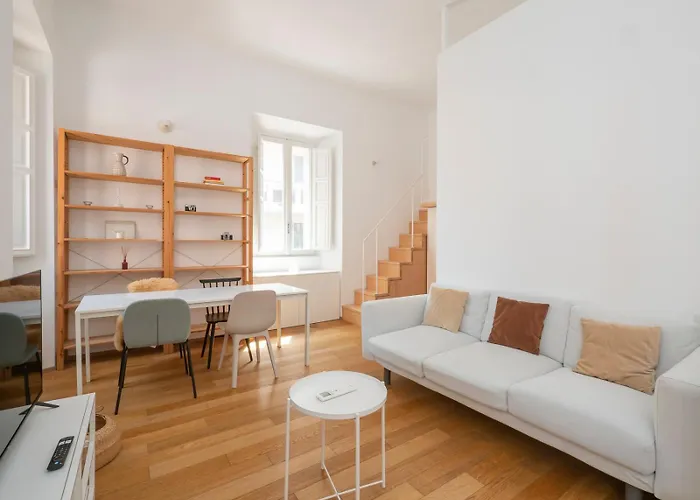 Xenia Apartments - Attic Studio Apartment In Chinatown