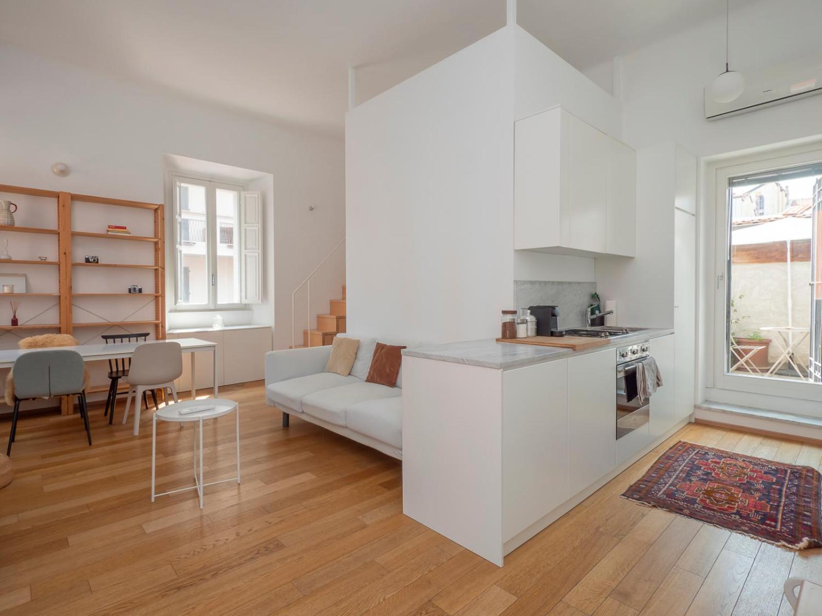 Xenia - Attic In Chinatown * Milan
